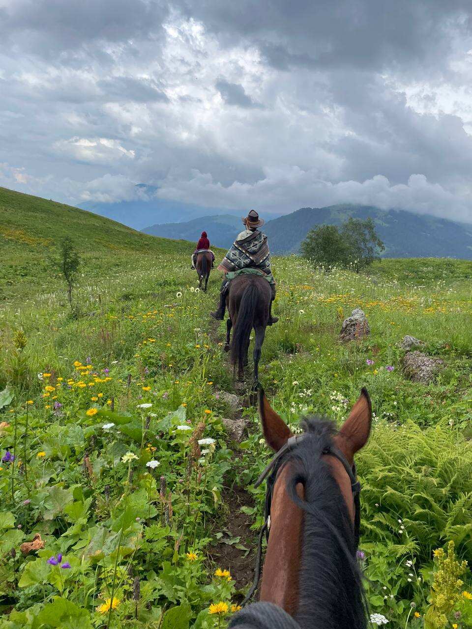 Конный тур с палатками Ожерелье озер и Марухское ущелье (2/35)