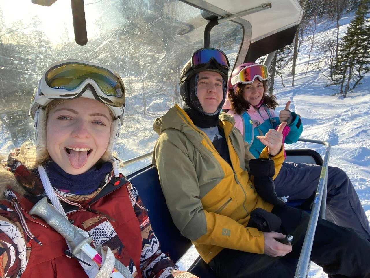 Тиндер тур в Шерегеш: в пещеры на снегоходах, фрирайд, парапланы (26/100)