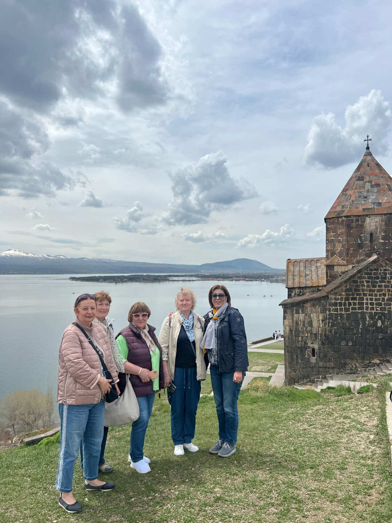 Экскурсия к озеру Севану и монастырям Агарцин и Гошаванк (7/18)