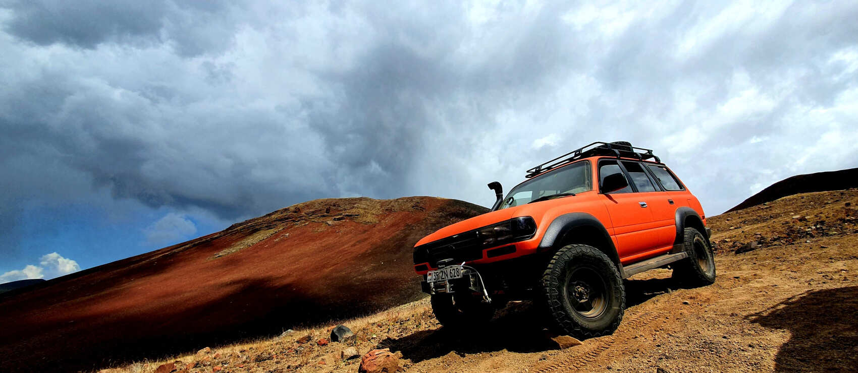 Огненные горы Гегамского  Хребта - джипинг и восхождение на вулкан Аждаак (3597м) (3/34)