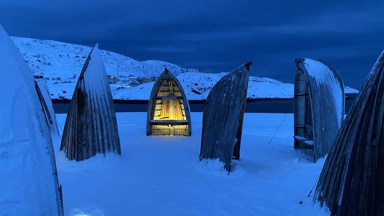 Арктика: северное сияние, норвежские пейзажи, хаски и олени (6/20)