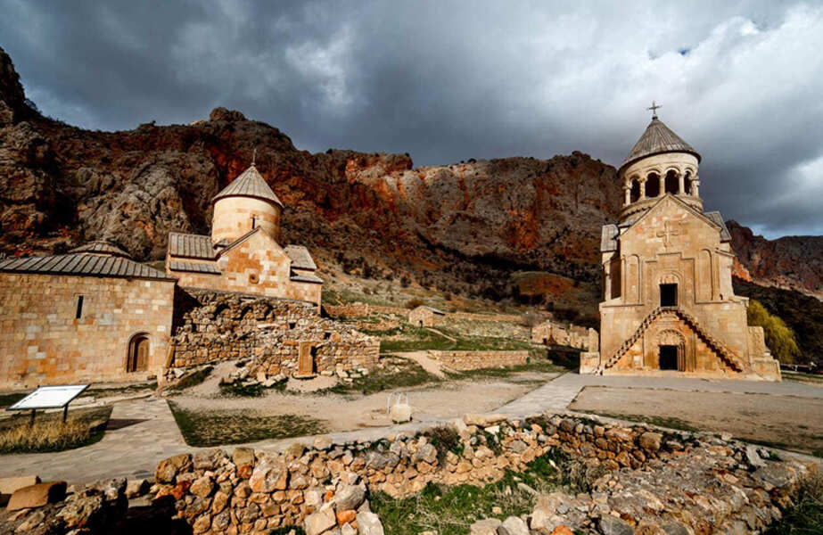 Экскурсия в Хор Вирап (гора Арарат)  - пещера Арени - Нораванк (9/18)