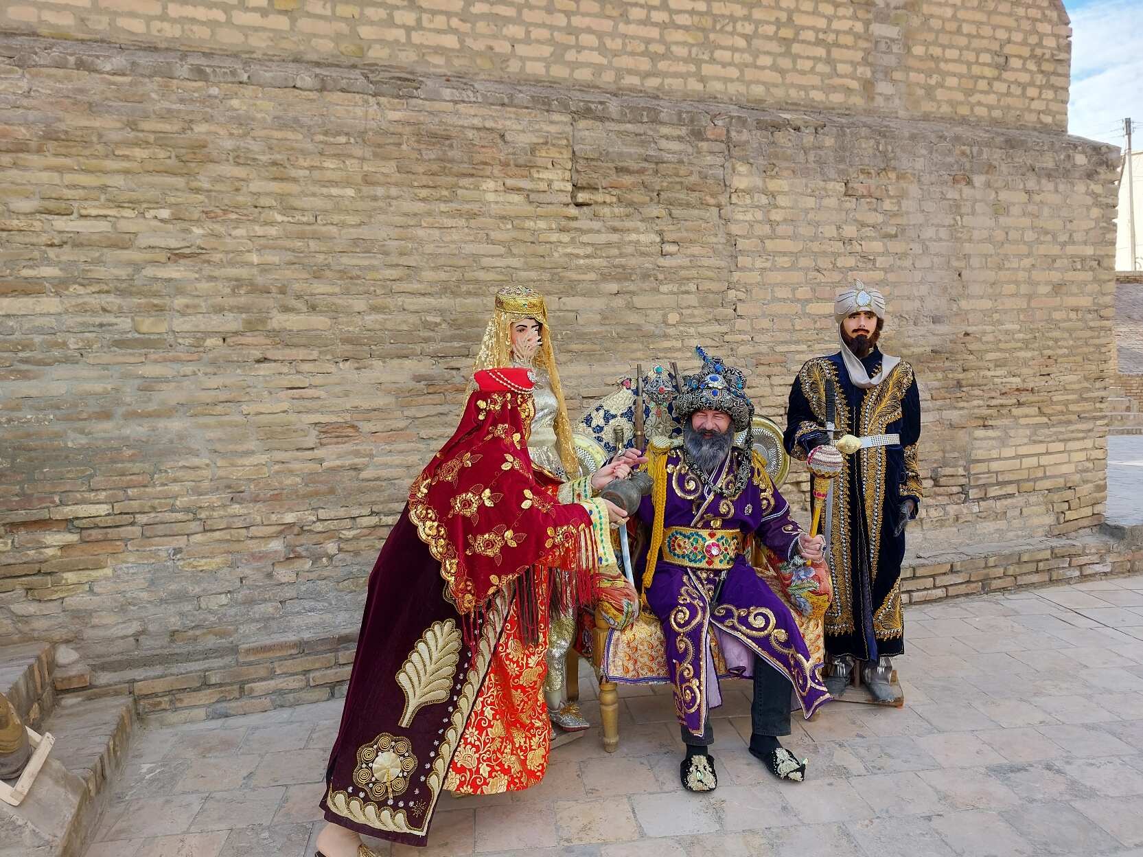 Весь Узбекистан - горы и пустыни!        
Ташкент, Чимган, Хива, Бухара и Самарканд. (5/35)