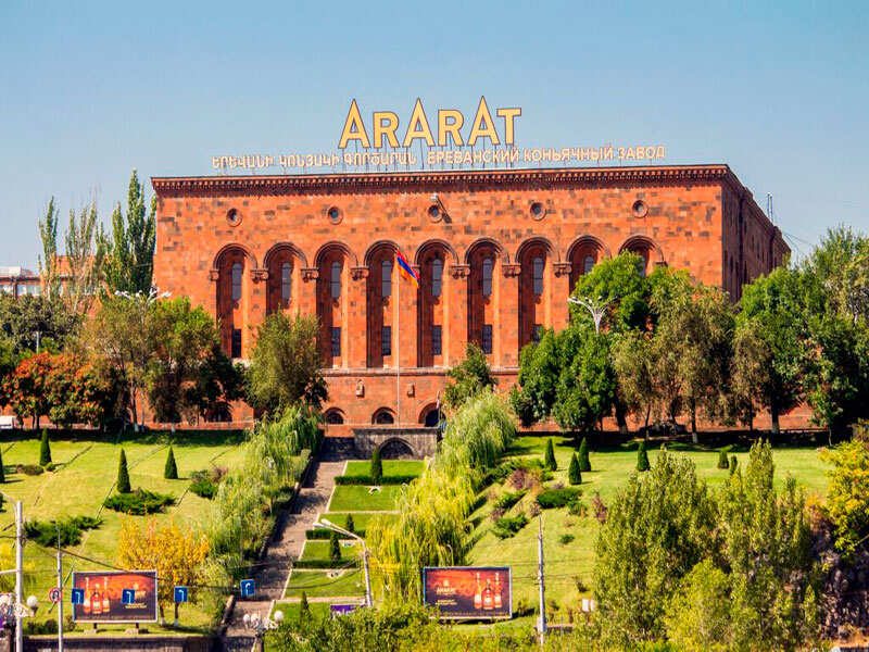 Обзорная экскурсия по Еревану и вкус армянского коньяка в одном туре  (3/10)