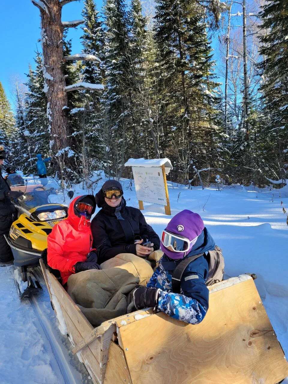 Тиндер тур в Шерегеш: в пещеры на снегоходах, фрирайд, парапланы (60/100)