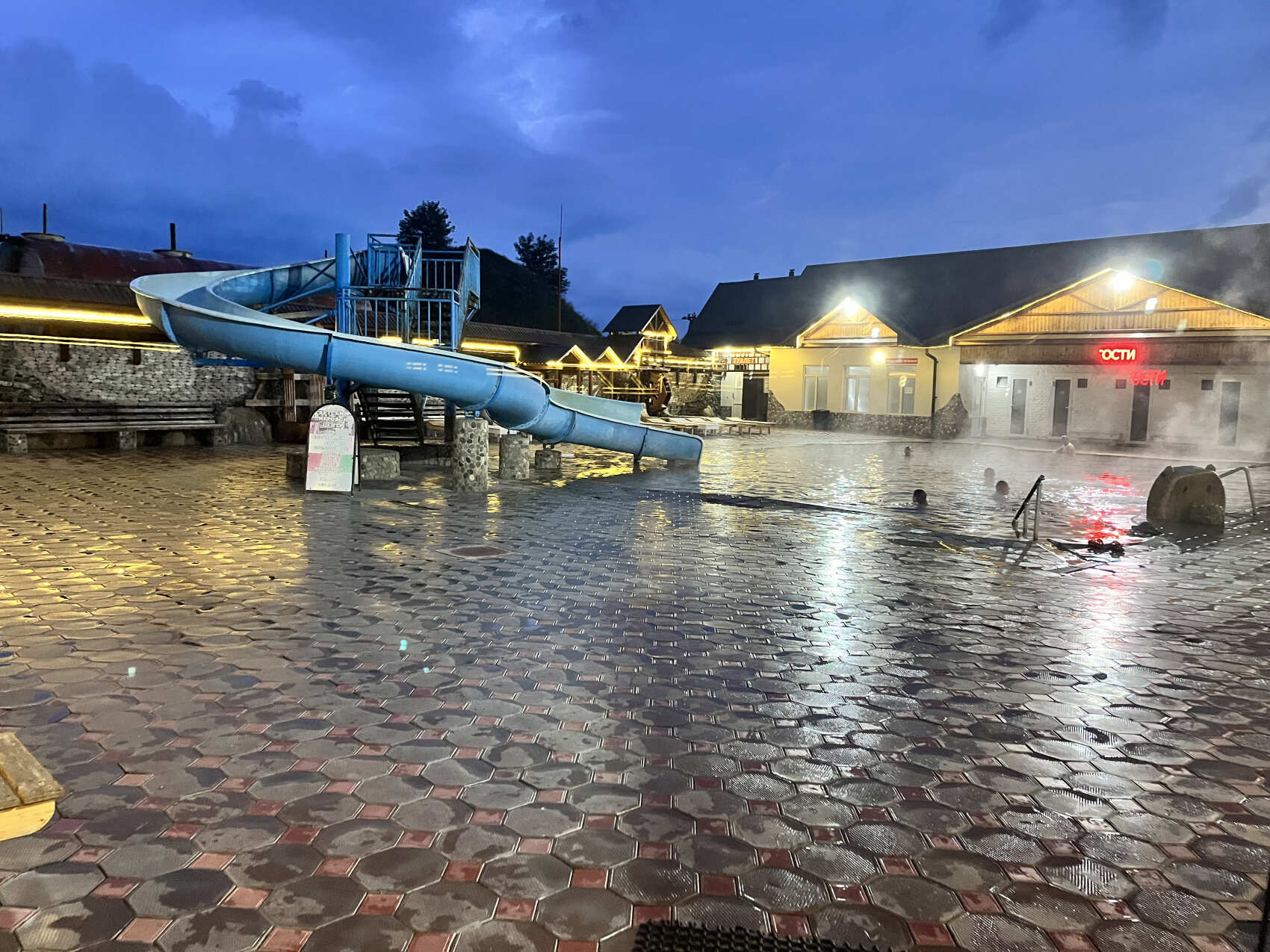 Романтическое путешествие к замку Шато Эркен с релаксом в термальных источниках (8/10)