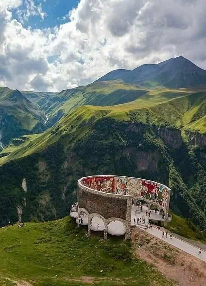 Легенды Кавказа: от осетинских гор до грузинских вин (13/39)