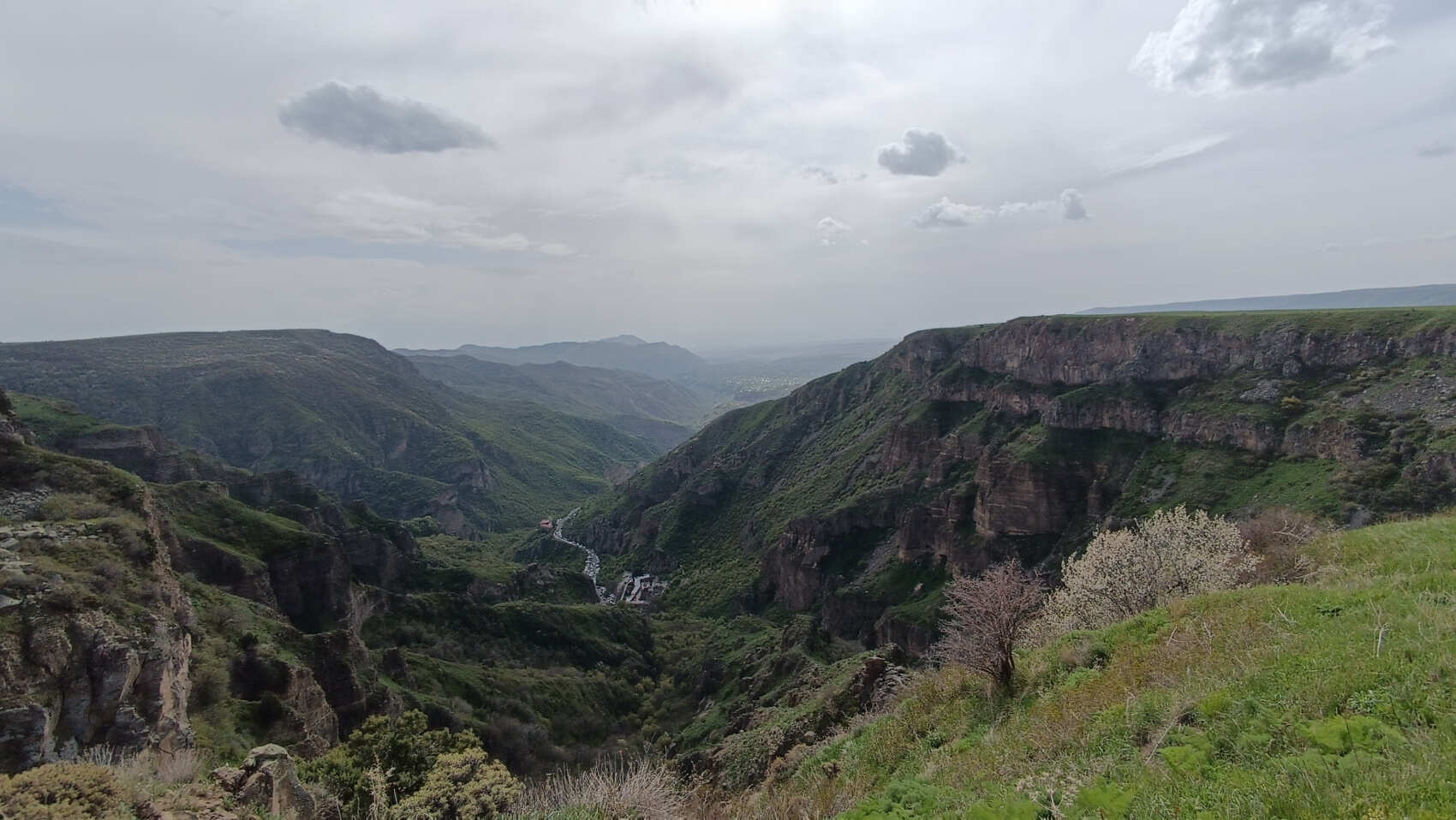 Огненные горы Гегамского  Хребта - джипинг и восхождение на вулкан Аждаак (3597м) (26/34)