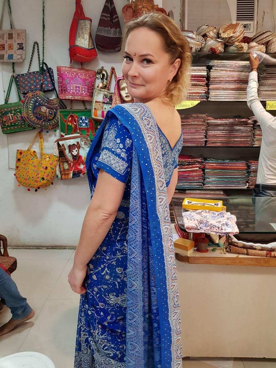 Путешествие к Тадж-Махалу: незабываемая сказка для девушек в сари