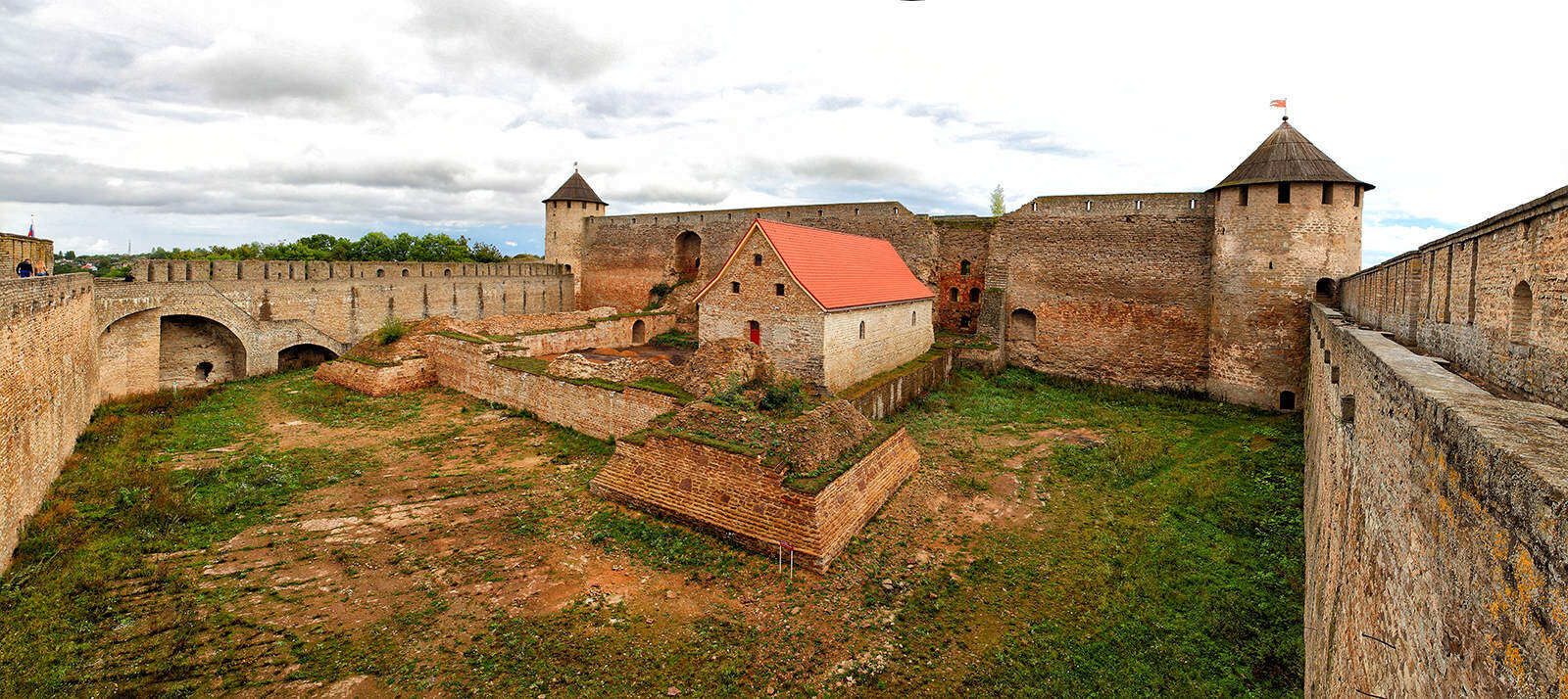 Крепость Ивангород, нарвская минога и Шепелевский маяк (с дегустацией)