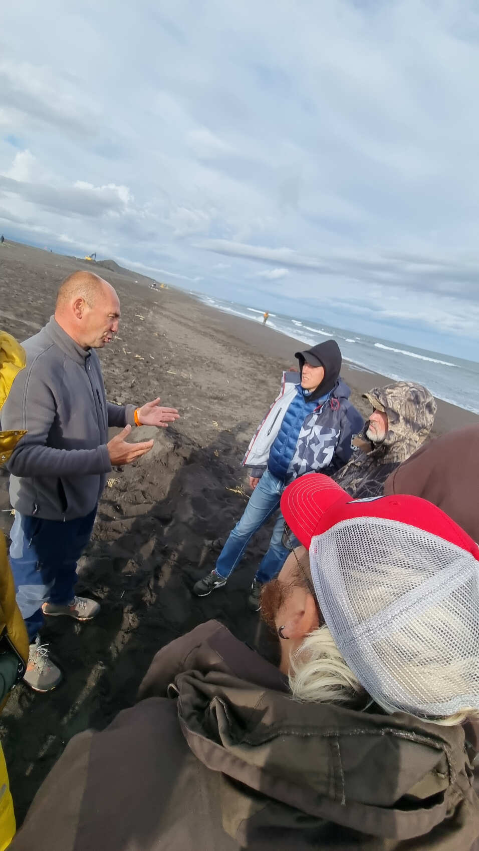 Обзорная экскурсия Халактырский пляж , Черный песок ,смотровые площадка Мишенная (9/12)