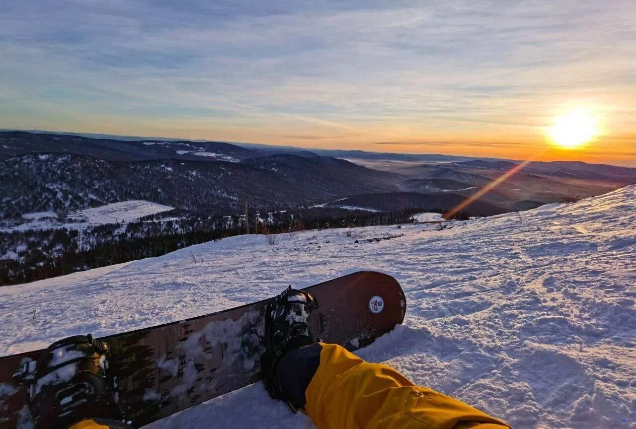Тиндер тур в Шерегеш: в пещеры на снегоходах, фрирайд, парапланы (10/100)