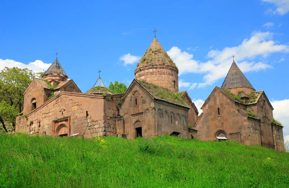 Экскурсия к озеру Севану и монастырям Агарцин и Гошаванк (15/18)