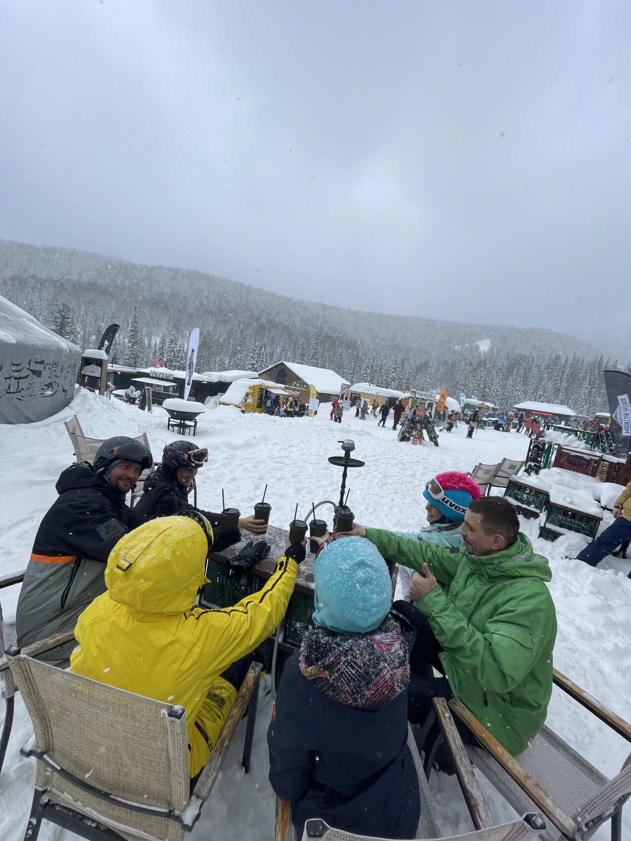Тиндер тур в Шерегеш: в пещеры на снегоходах, фрирайд, парапланы (35/100)