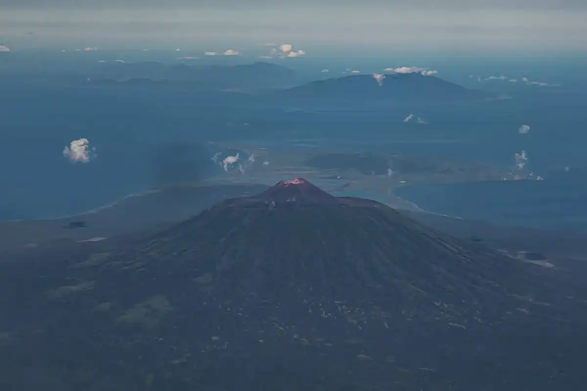 Три вулкана Курильских островов. Путешествие на другую планету (44/138)