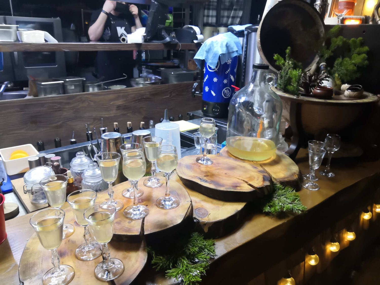 Тиндер тур в Шерегеш: в пещеры на снегоходах, фрирайд, парапланы (19/100)