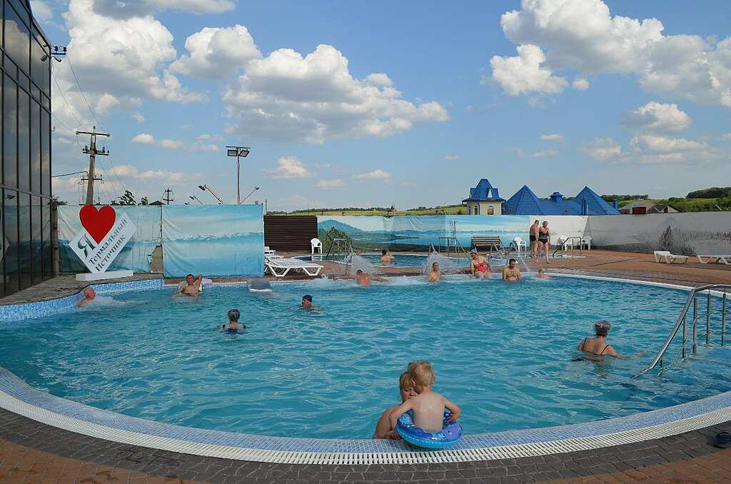 Термальные источники и водопады: путь здоровья (3/8)