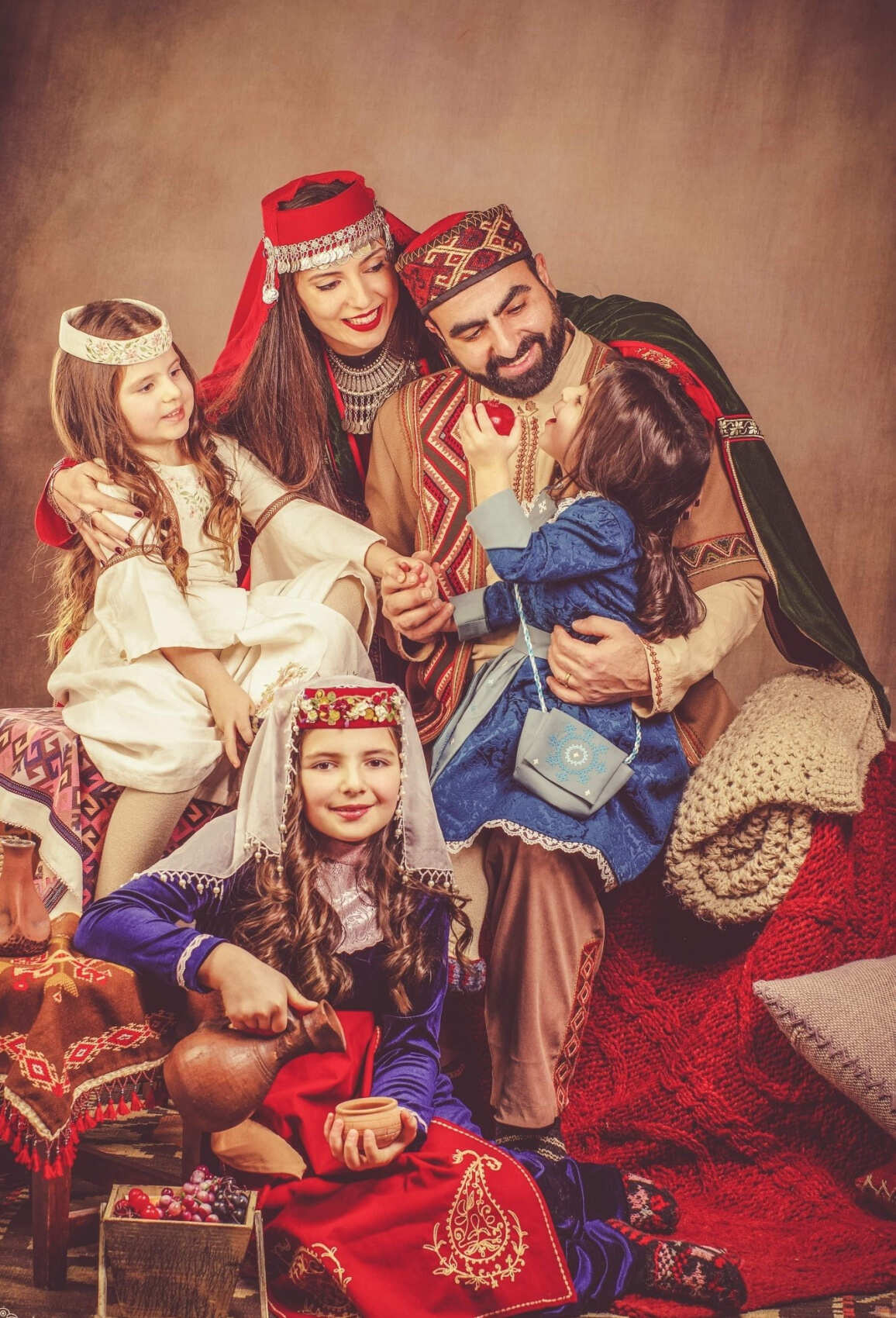 Обзорная экскурсия по Еревану и фотосессия в армянских традиционных костюмах Тараз (12/12)