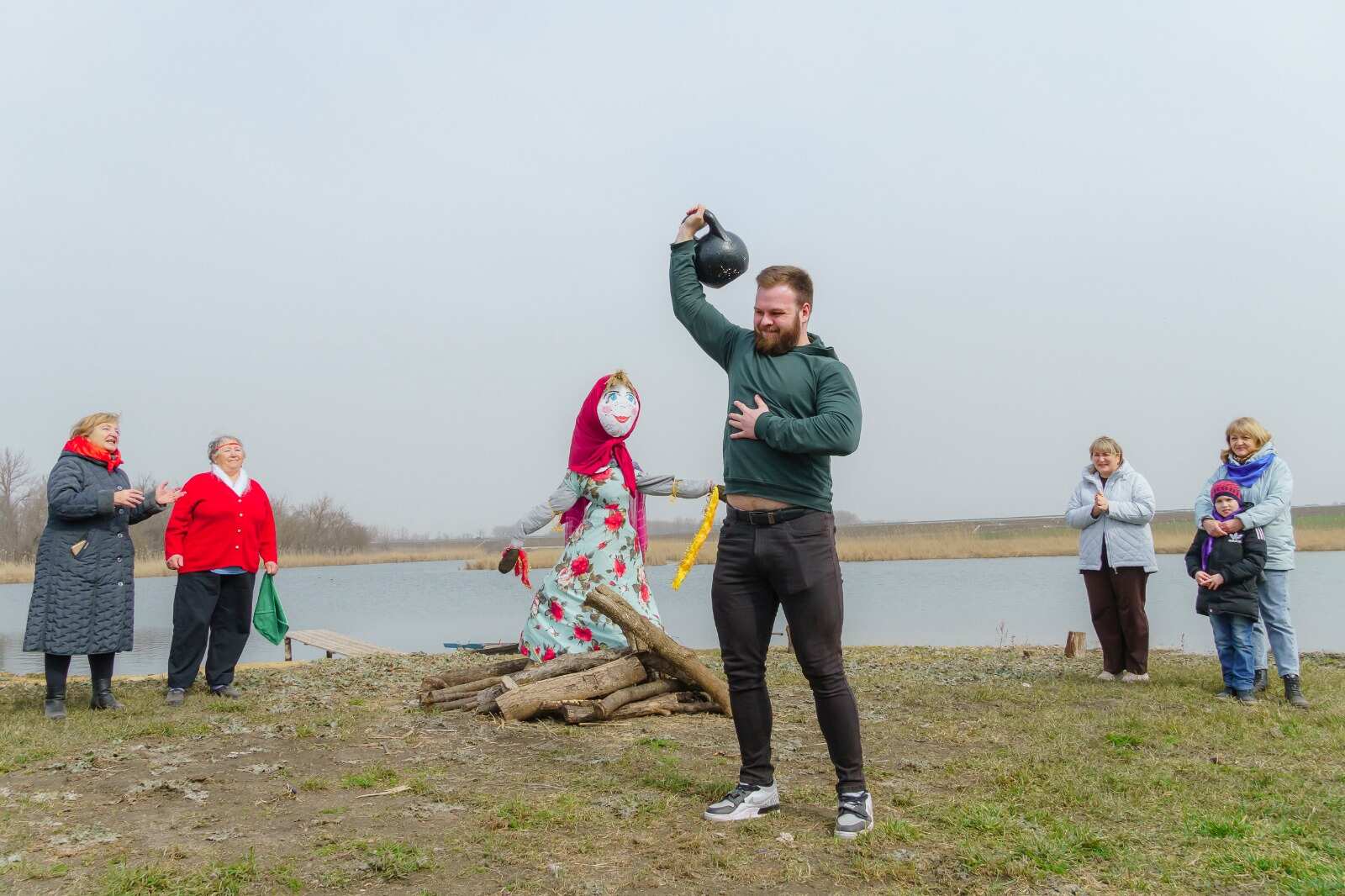 Празднование Масленицы (10/16)