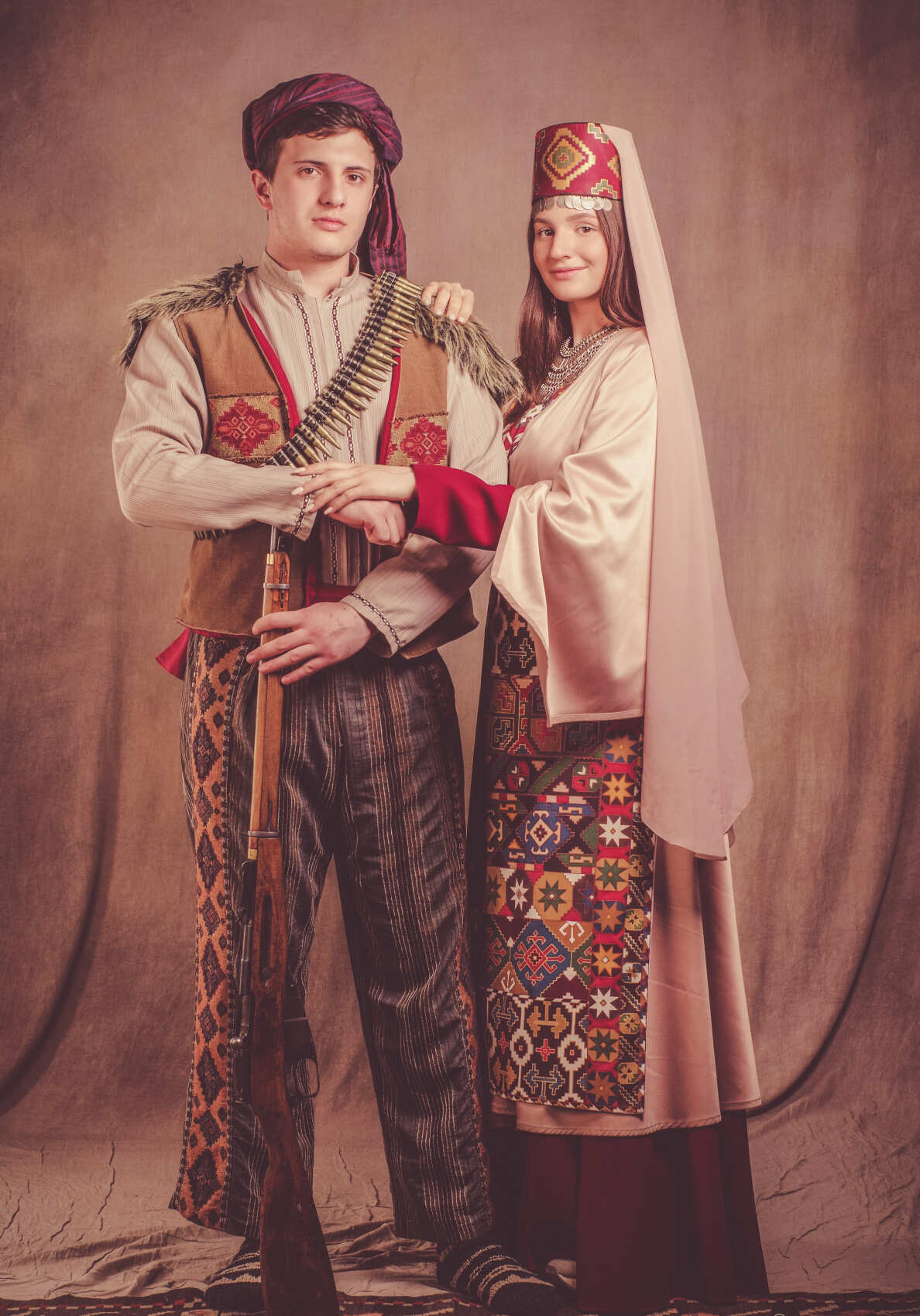 Обзорная экскурсия по Еревану и фотосессия в армянских традиционных костюмах Тараз (10/12)