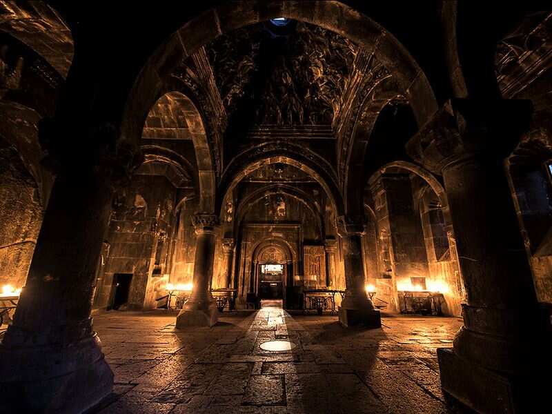 От языческого Гарни до скального монастыря Гегард. Выпечка лаваша (3/8)