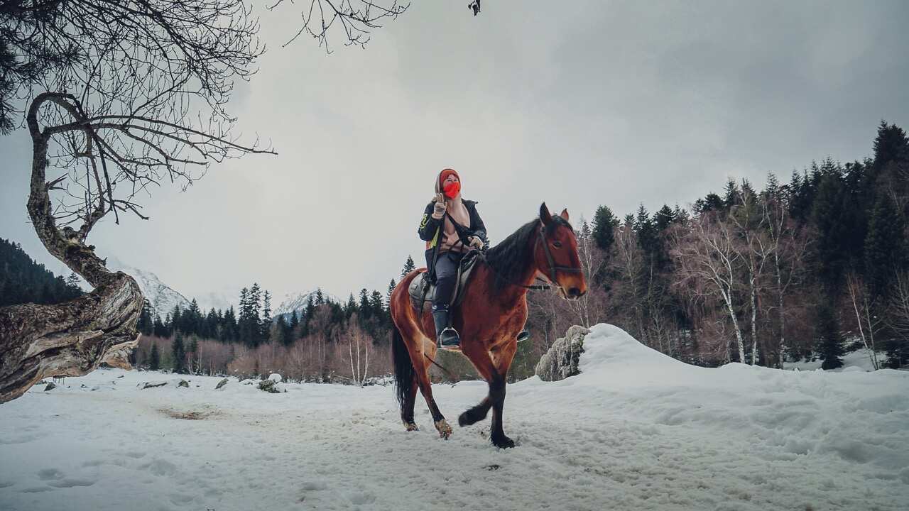 Конный тур в мини-группе Зимний Архыз (9/36)