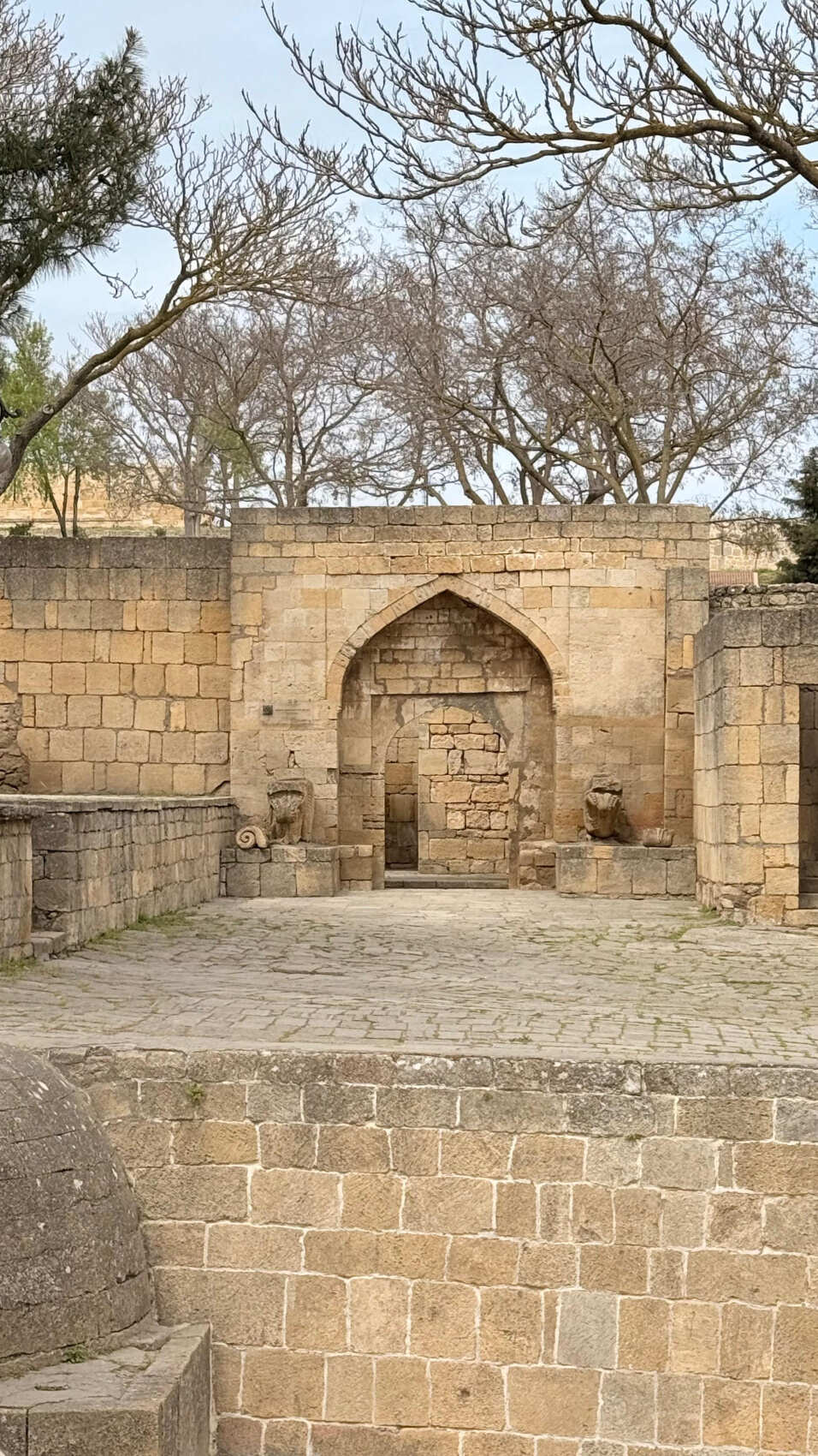 Дербент и Экраноплан <<Лунь (31/32)