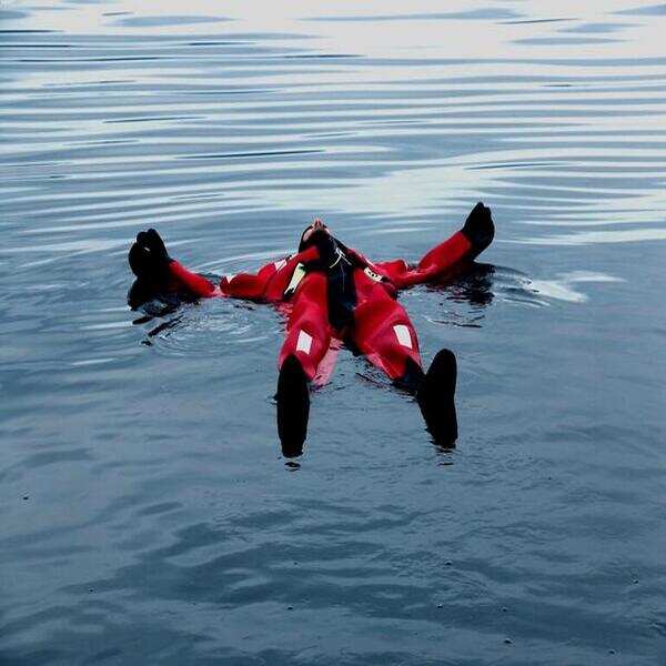 Айс-Флоатинг - купание в Мурманске (4/16)