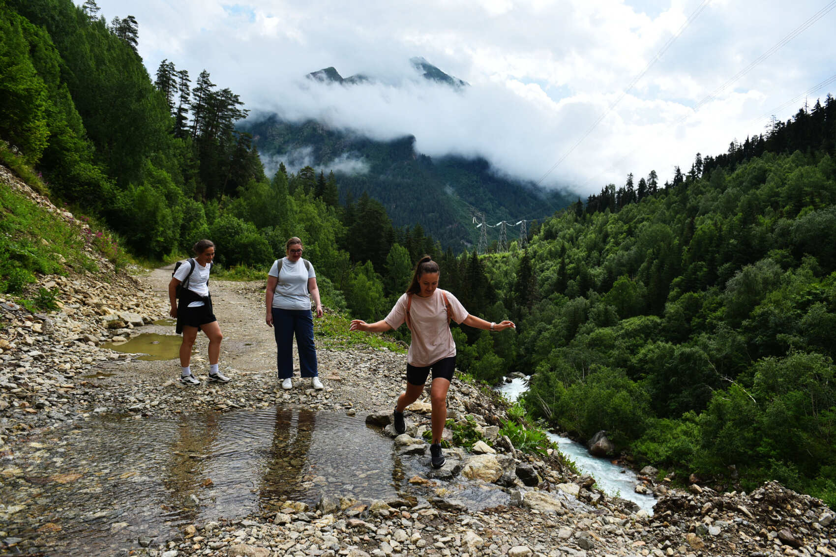 Интернет-детокс в ущелье реки Махар (10/30)