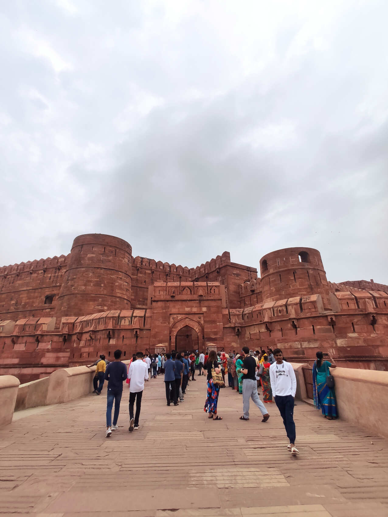 Поездка в Тадж Махал из аэропорта Дели на машине - Завтрак в Агре (4/6)