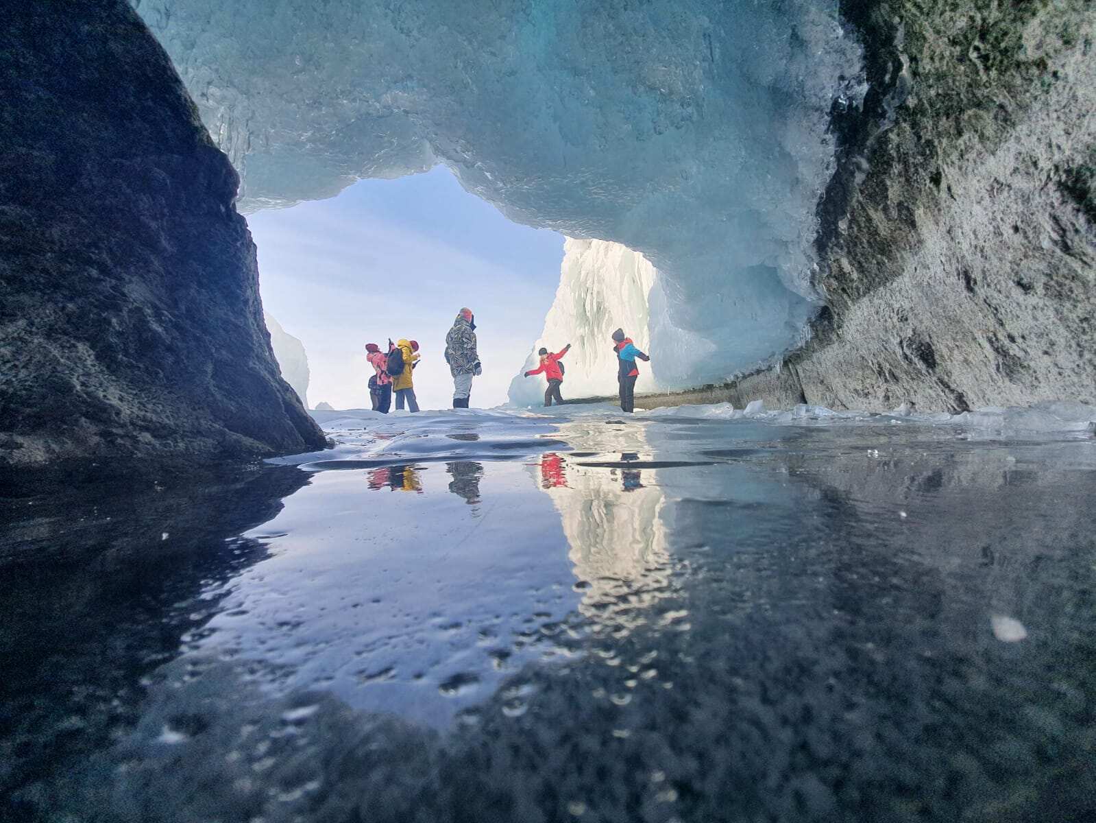 Лед Байкала за 4 дня. Горячее зимнее приключение. (9/26)