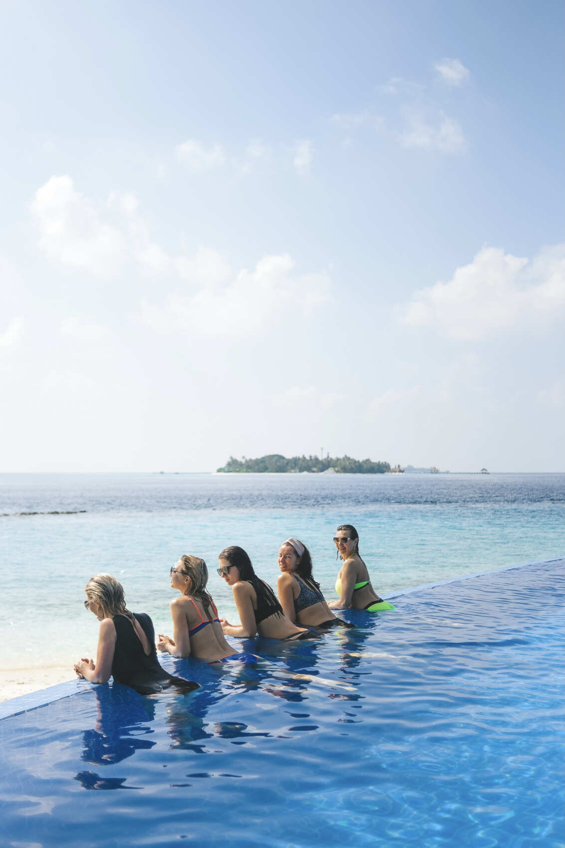 Мальдивы. 4 острова (Резорт + Локальный + остров скатов) (2/25)