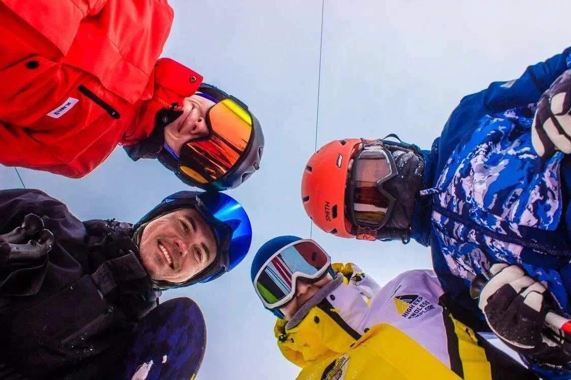 Тиндер тур в Шерегеш: в пещеры на снегоходах, фрирайд, парапланы (22/100)