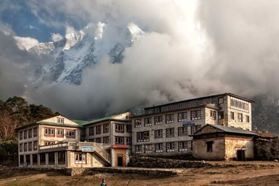 Треккинг к Базовому лагерю Эвереста.  Восхождение на Кала Паттар (11/19)