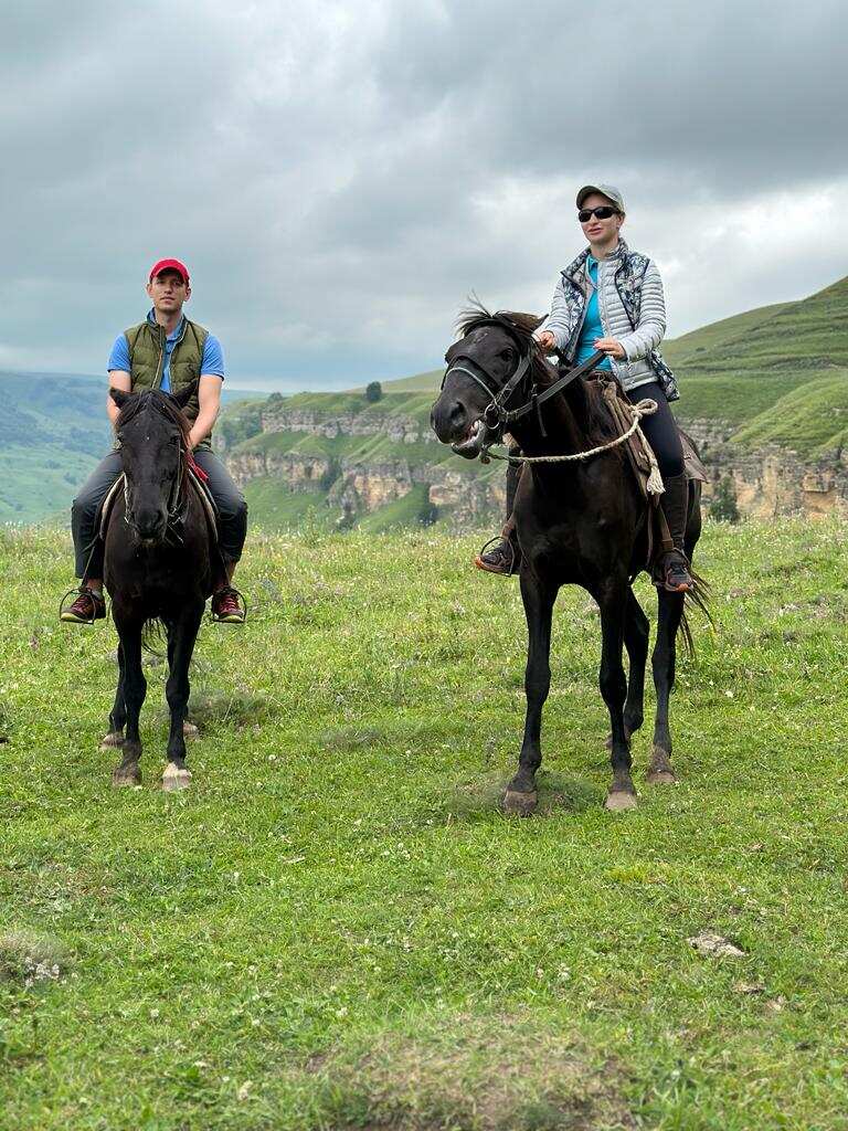 Конные прогулки в окрестностях Кисловодска (2/8)