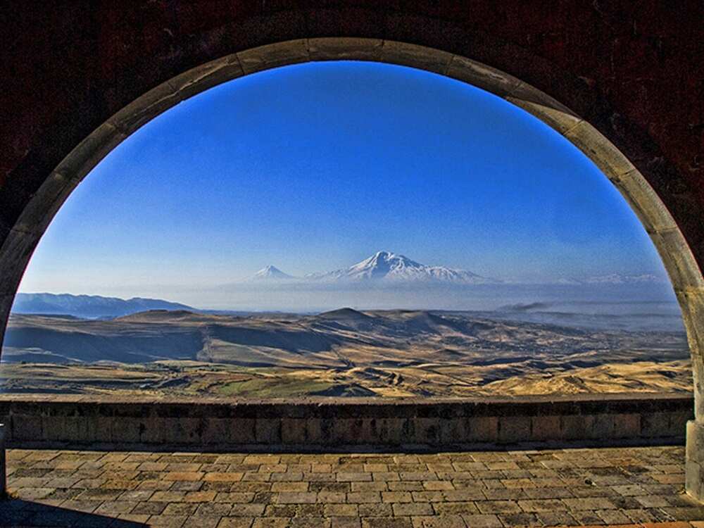Индивидуальный тур: Храм Гарни, ущелье Симфония камней, монастырь Гегард, озеро Севан   (18/22)