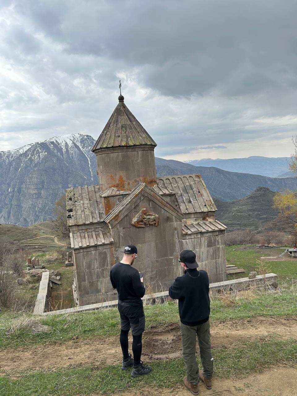 Поход к крепости Смбатаберд и монастырю Цахац Кар (9/10)