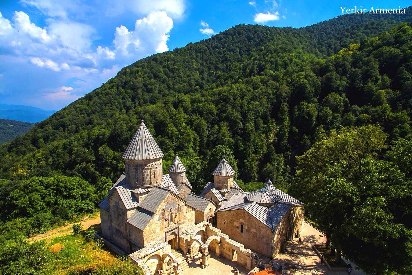 Индивидуальный тур: Озеро Севан, Севанаванк, Дилижан: старый город, Агарцин, памятник Мимино (3/9)