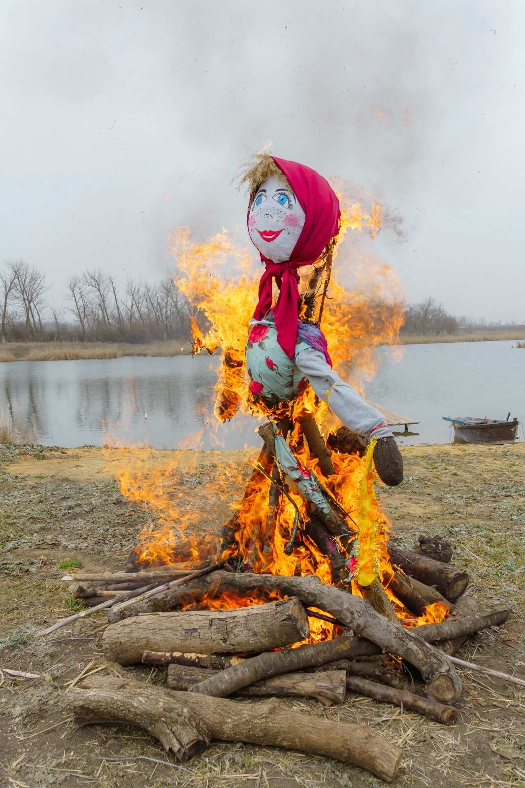 Празднование Масленицы (3/16)