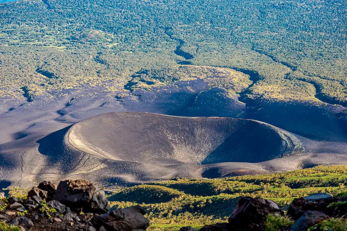 Три вулкана Курильских островов. Путешествие на другую планету (41/138)