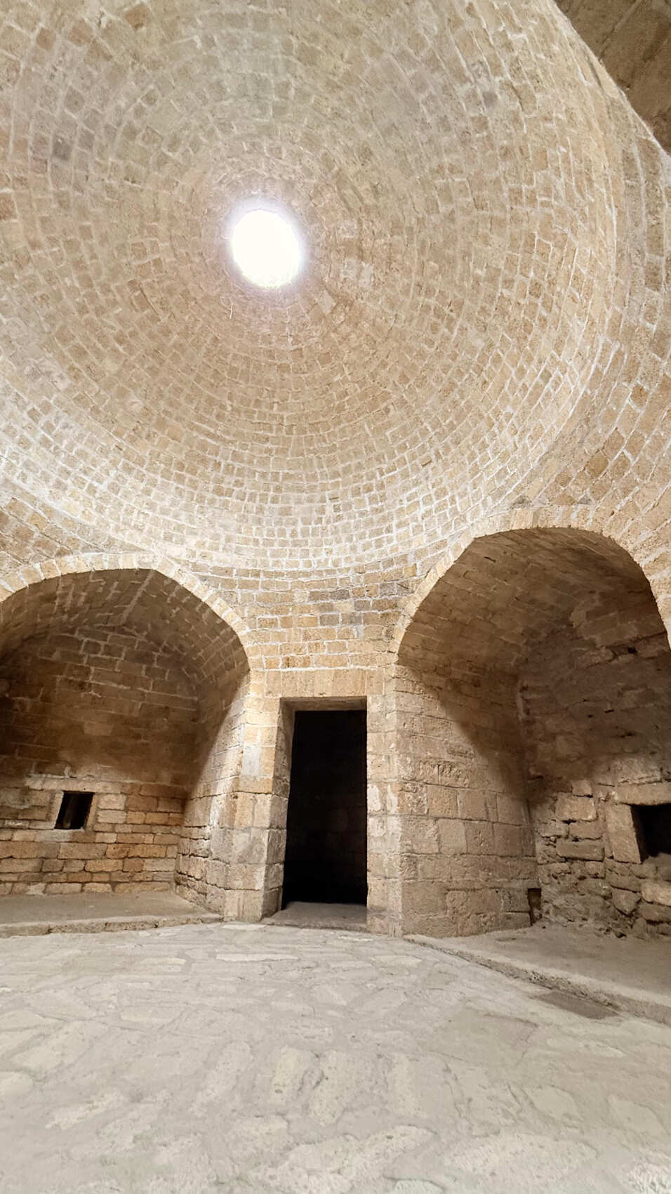 Дербент и Экраноплан <<Лунь (8/32)