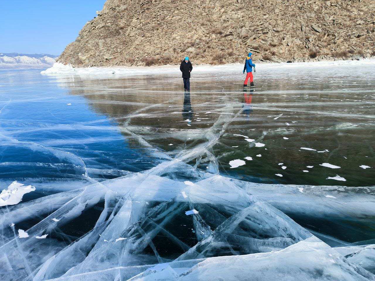 Лед Байкала за 4 дня. Горячее зимнее приключение. (11/26)