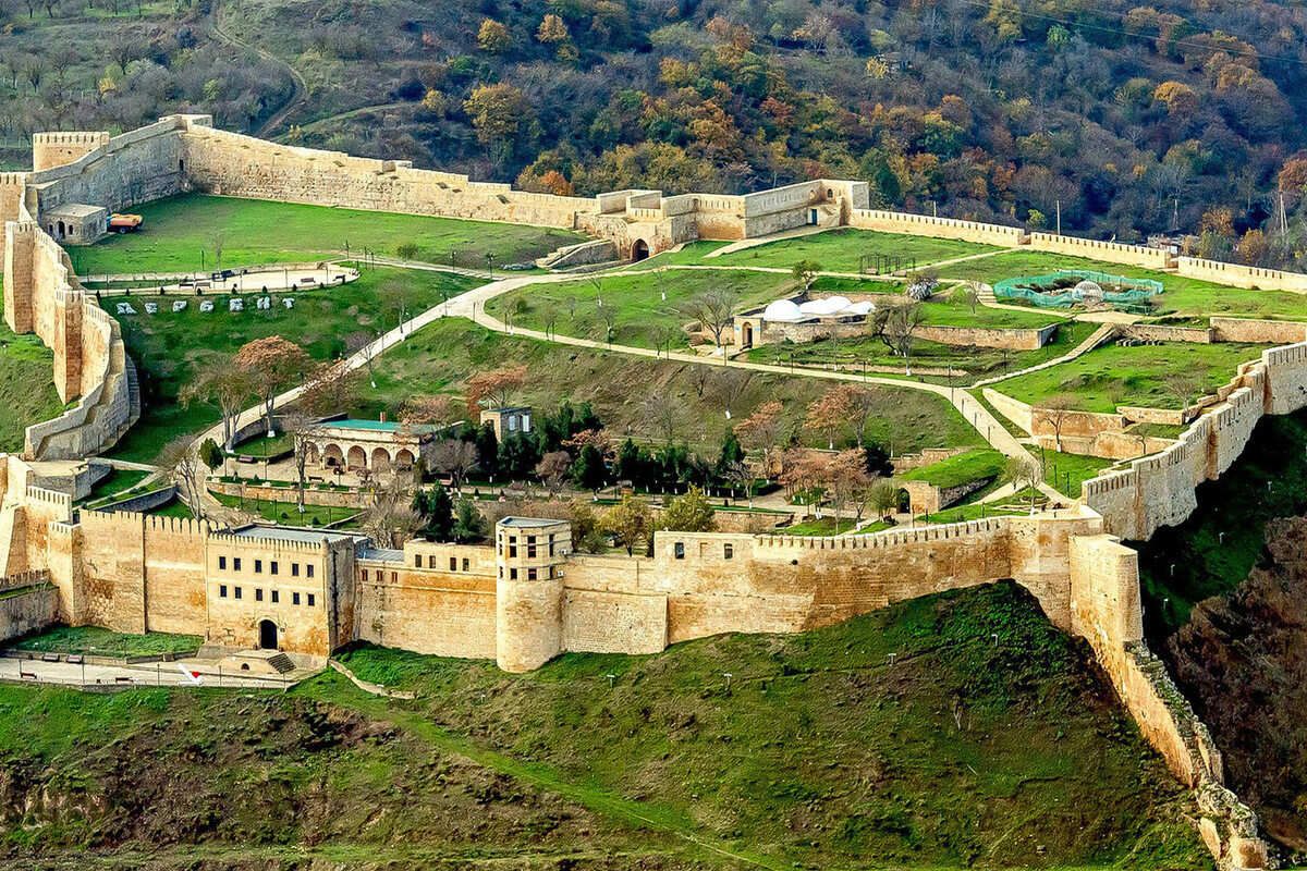 Дербент И Лунь