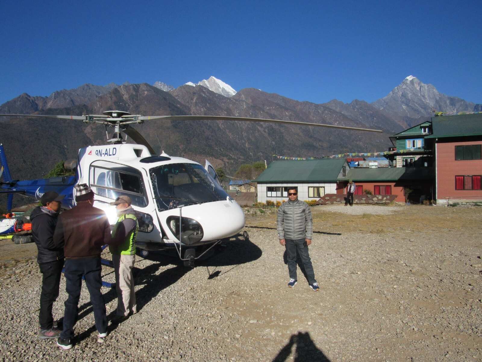Fly To Everest Base Camp In Helicopter (5/7)