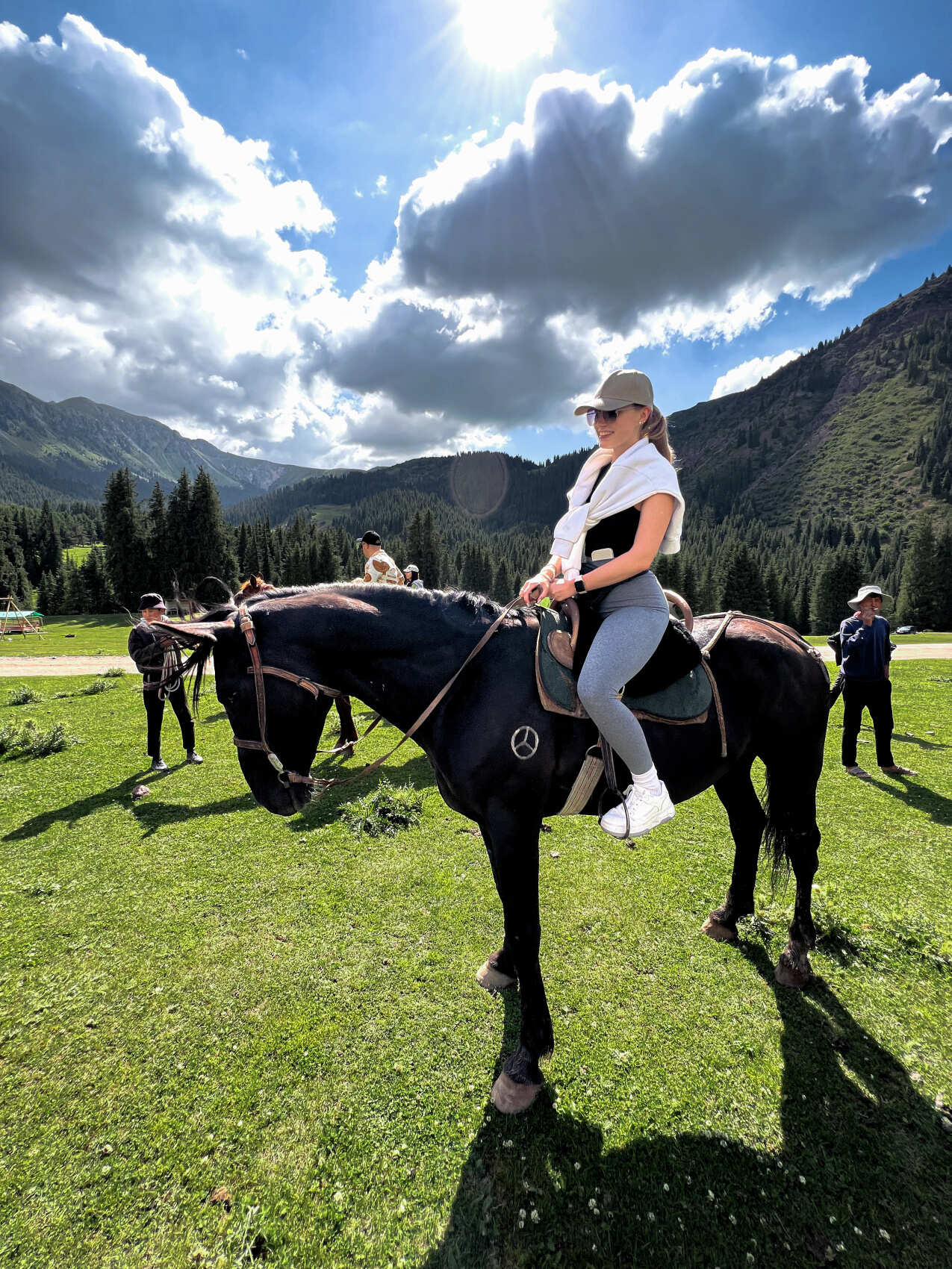 Киргизия на «All Inclusive»: небесные горы и озеро Иссык-Куль  (86/117)