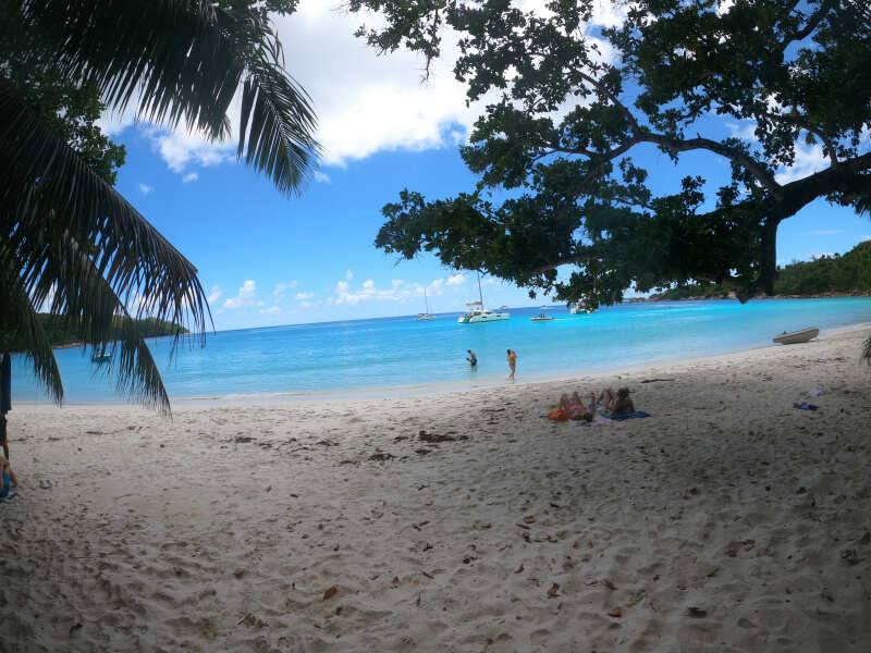 РАЙСКИЕ СЕЙШЕЛЫ НА ПАРУСНОМ КАТАМАРАНЕ ПОВЫШЕННОГО КОМФОРТА (7/15)