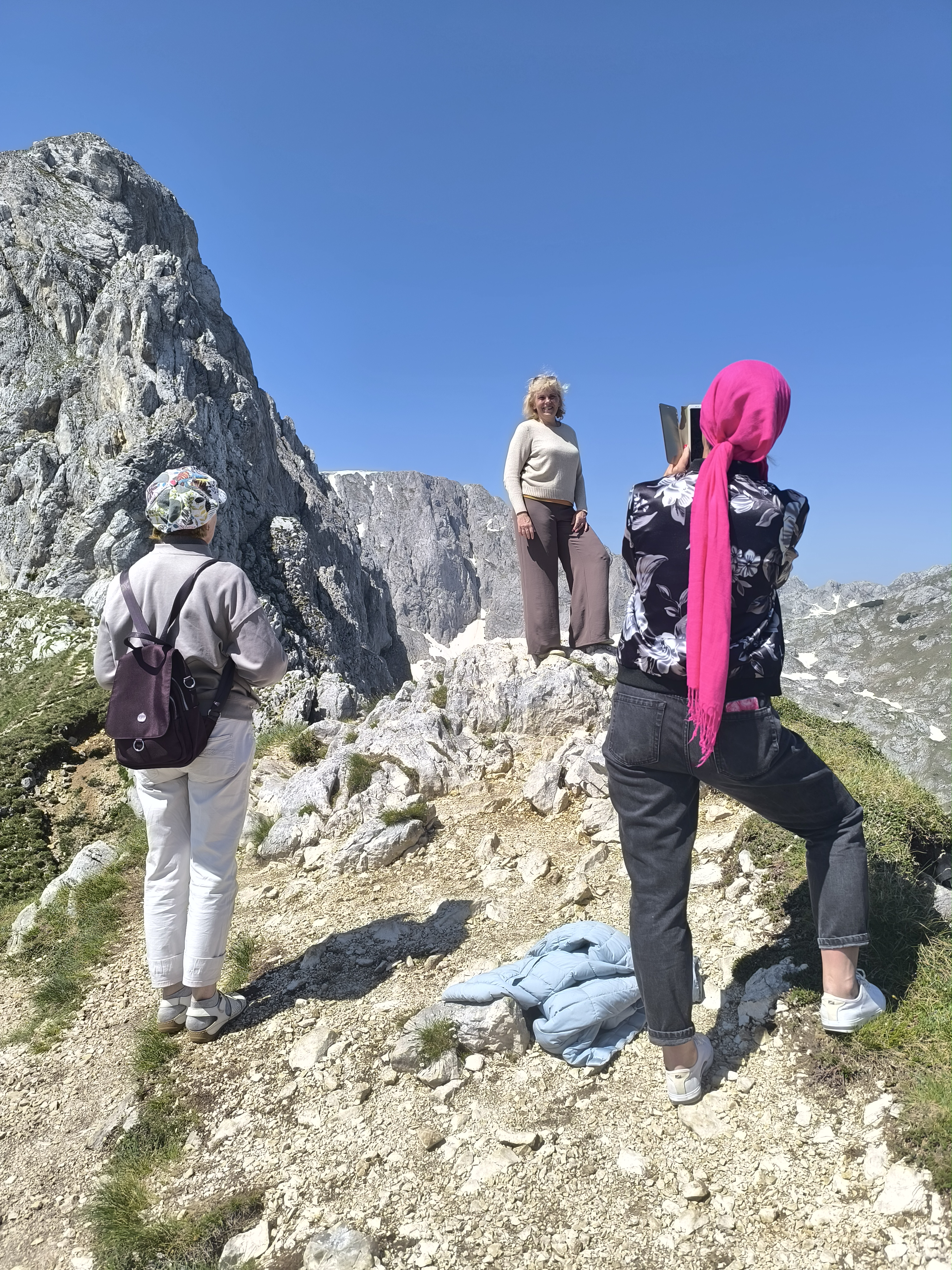 Вы увидите Черногорию без спешки и толп. Получите редкий опыт глубокого погружения в группе до 6 человек. Вас ждет покой, история и эстетика в каждом моменте.