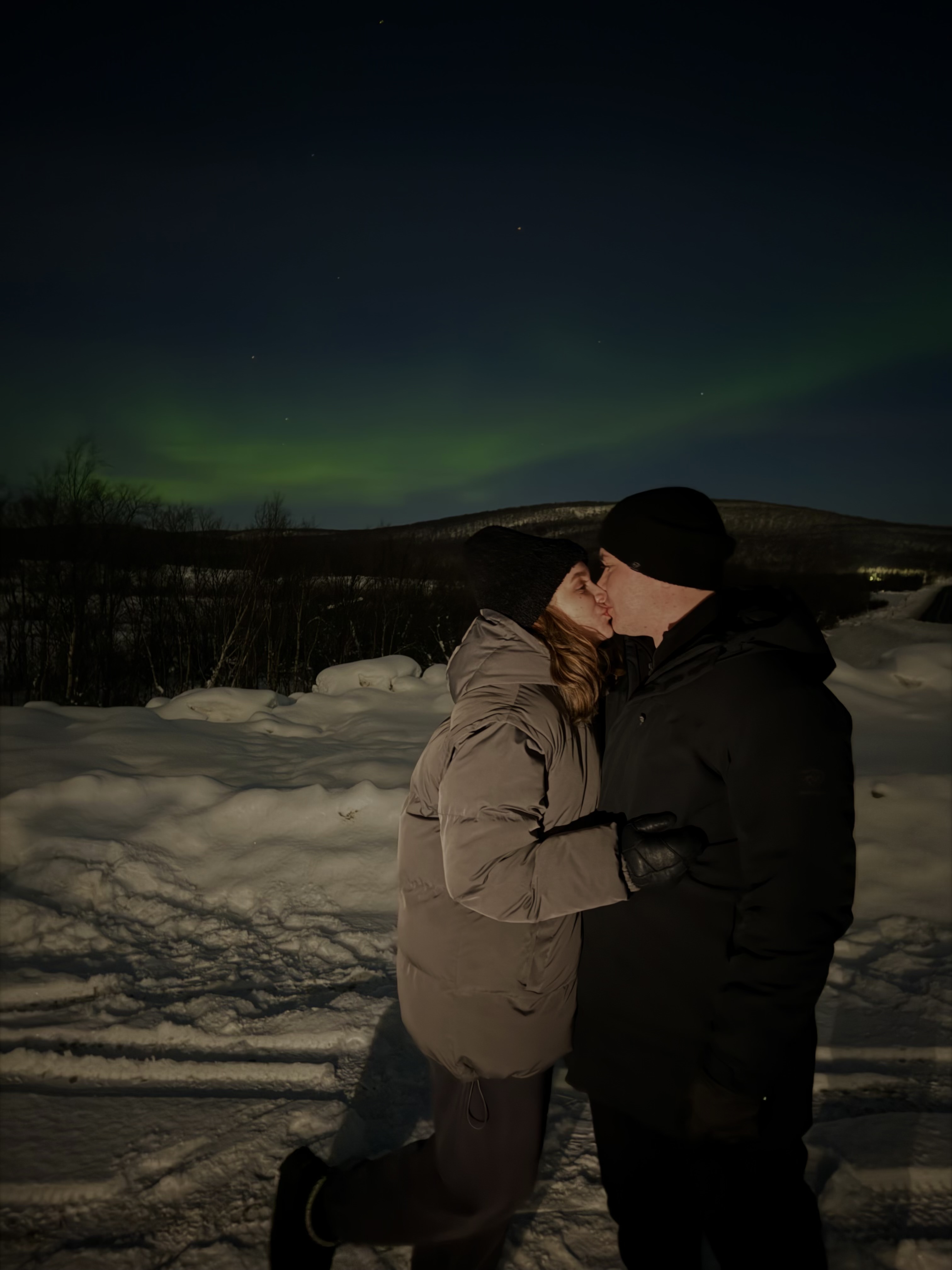 Наши путешествия — это не потоковые экскурсии и не «галочка» в списке мест. Мы делаем упор на то, чтобы вы не просто увидели Север, а прочувствовали его.