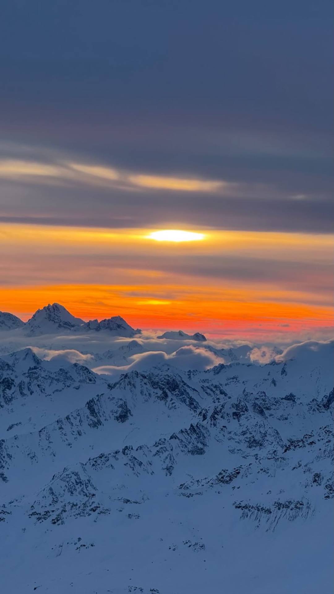 Я люблю тихий и спокойный отдых. В больших городах слишком много шума и часто нет возможности услышать себя. В моих путешествиях нет суеты, спешки. 