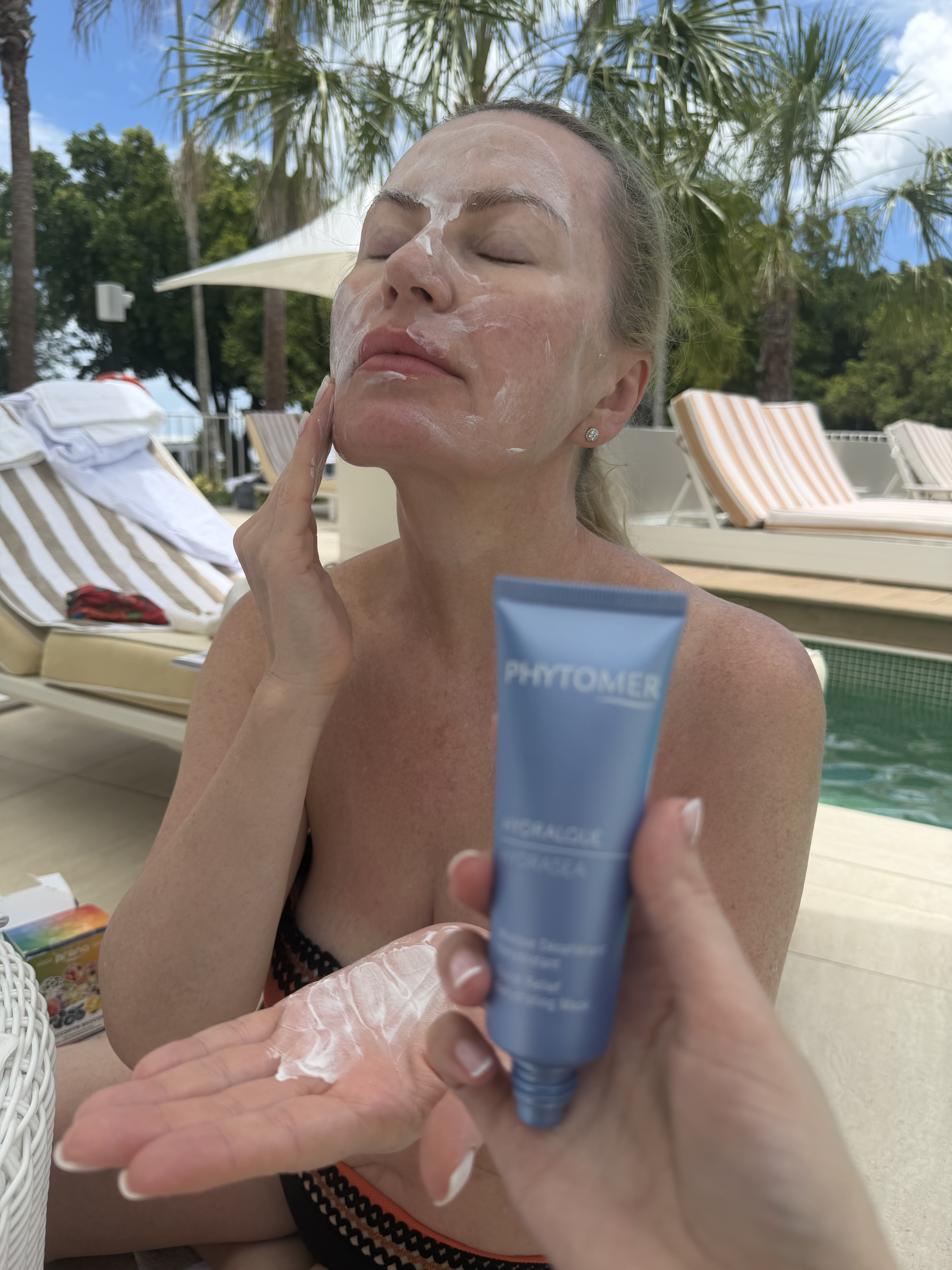 В наших путешествиях мы проводим ритуалы и мастер-классы от известных косметических брендов со всего мира, дарим подарки и вместе обучаемся